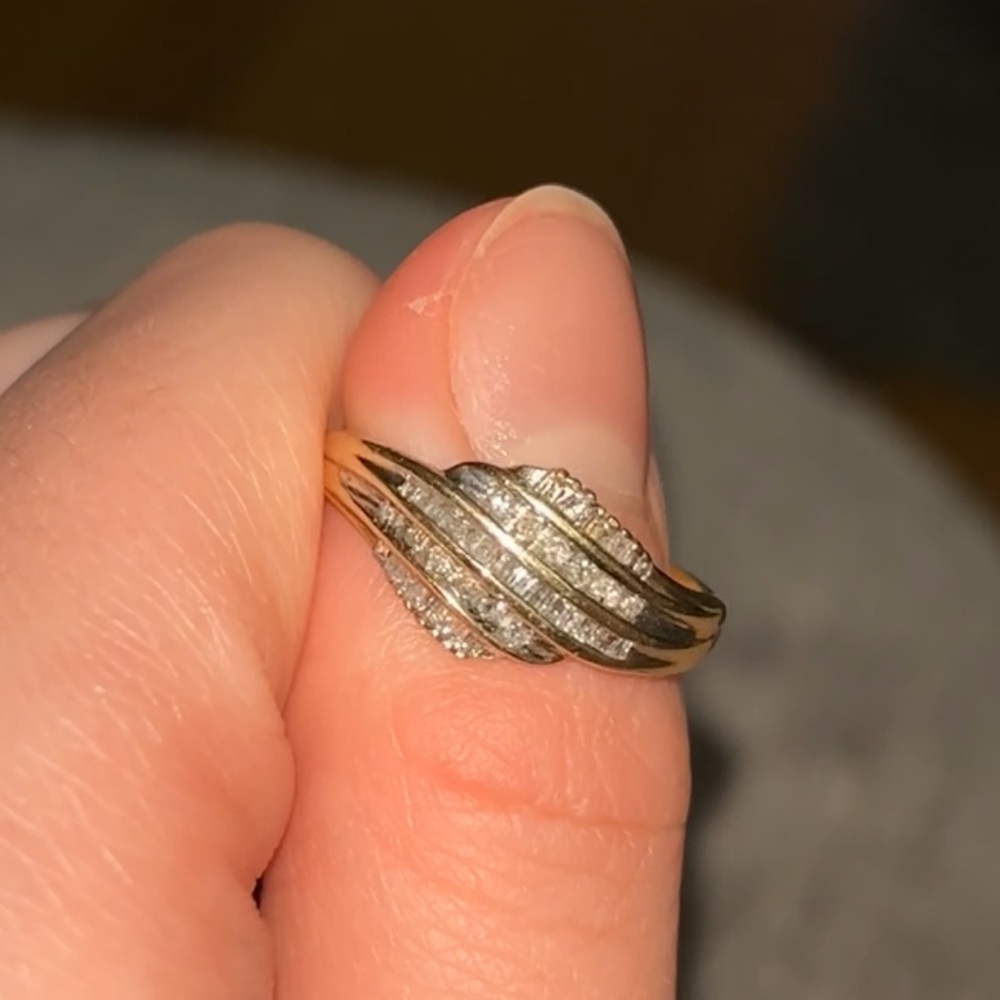 Gold and diamond 10k gold Ring